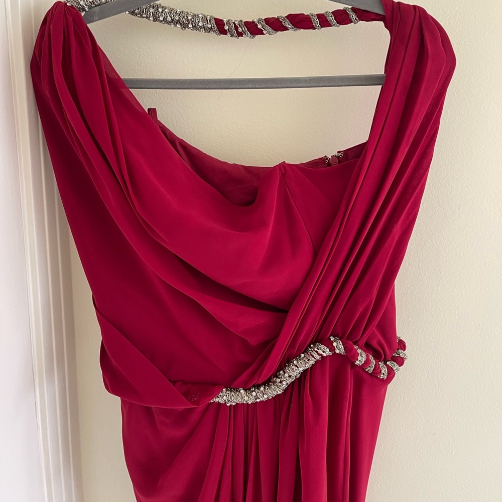 Price NEGOTIABLE ❤️
Red Cowl Neck Embellished Ruched Gown